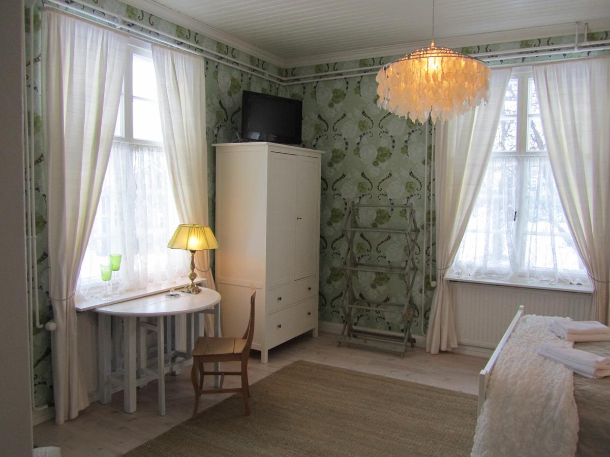 Hotelli Huiskankorpi Boutique Hotel Nivala ภายนอก รูปภาพ