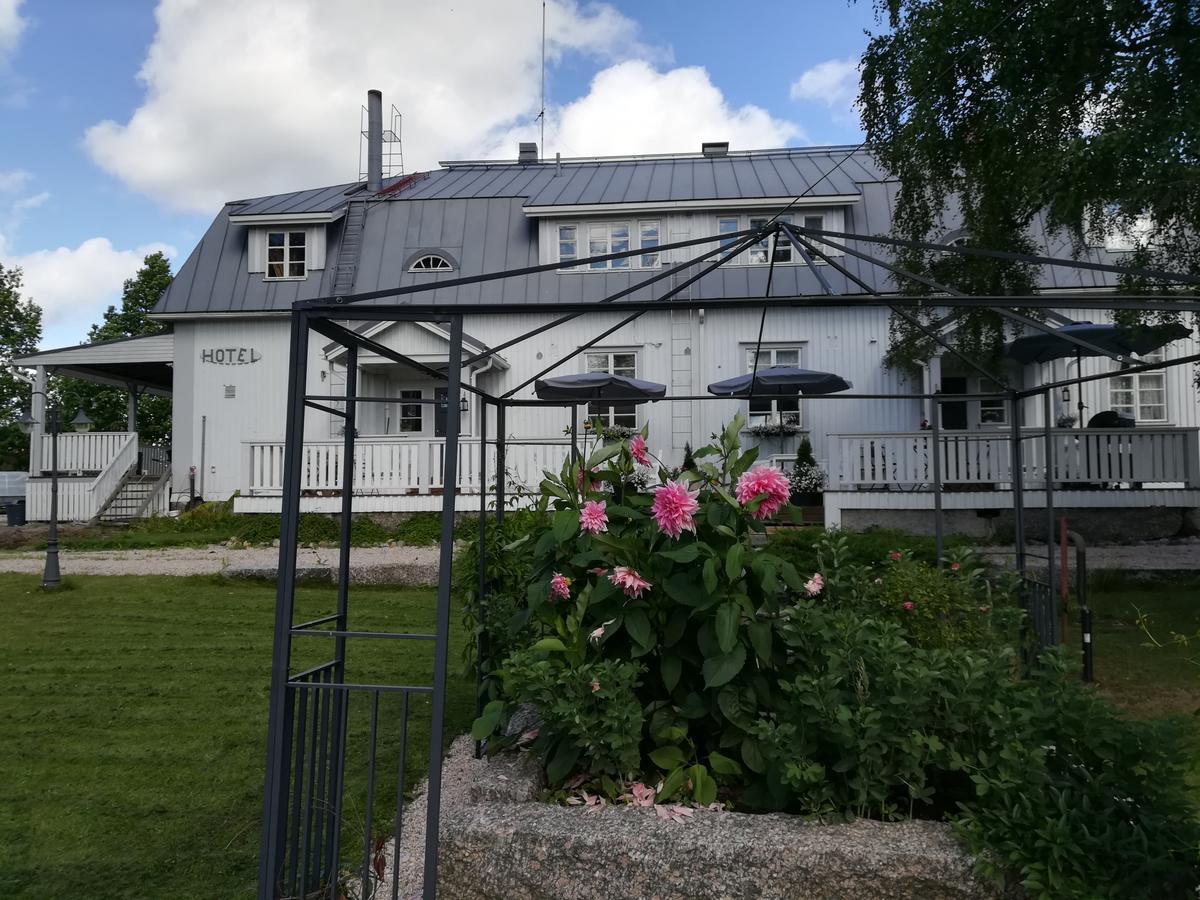 Hotelli Huiskankorpi Boutique Hotel Nivala ภายนอก รูปภาพ