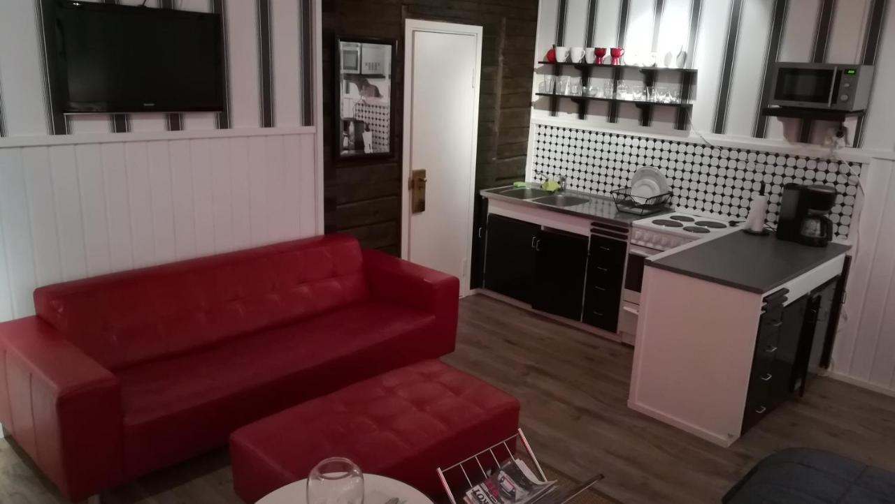Hotelli Huiskankorpi Boutique Hotel Nivala ภายนอก รูปภาพ